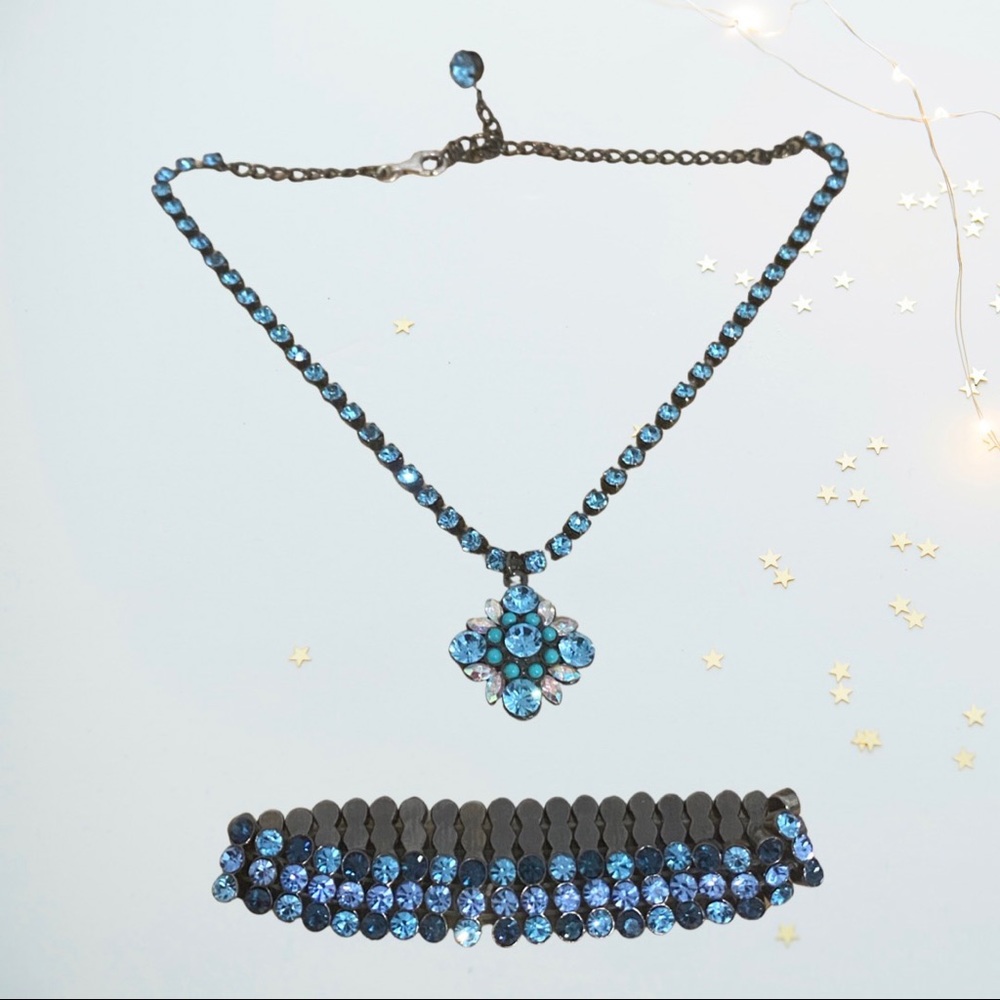 Necklace and bracelet blue